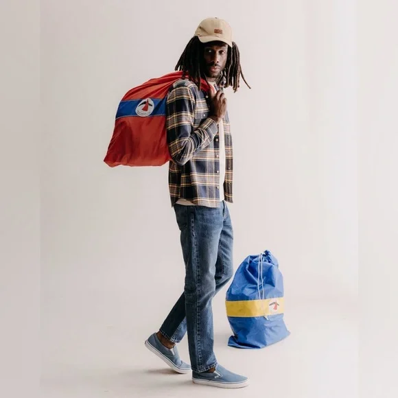 NWT Taylor Stitch The Democratic Jean
in Mid Wash Organic Selvedge - Picture 2 of 15